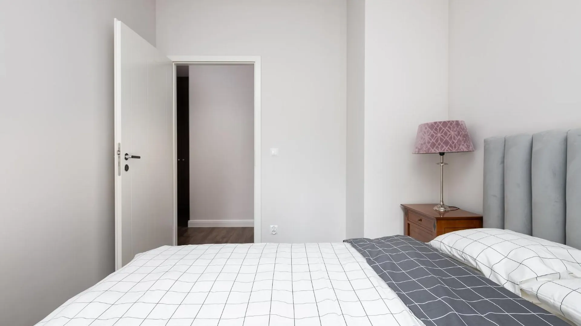 Apartament Lakowa グダニスク 0*,